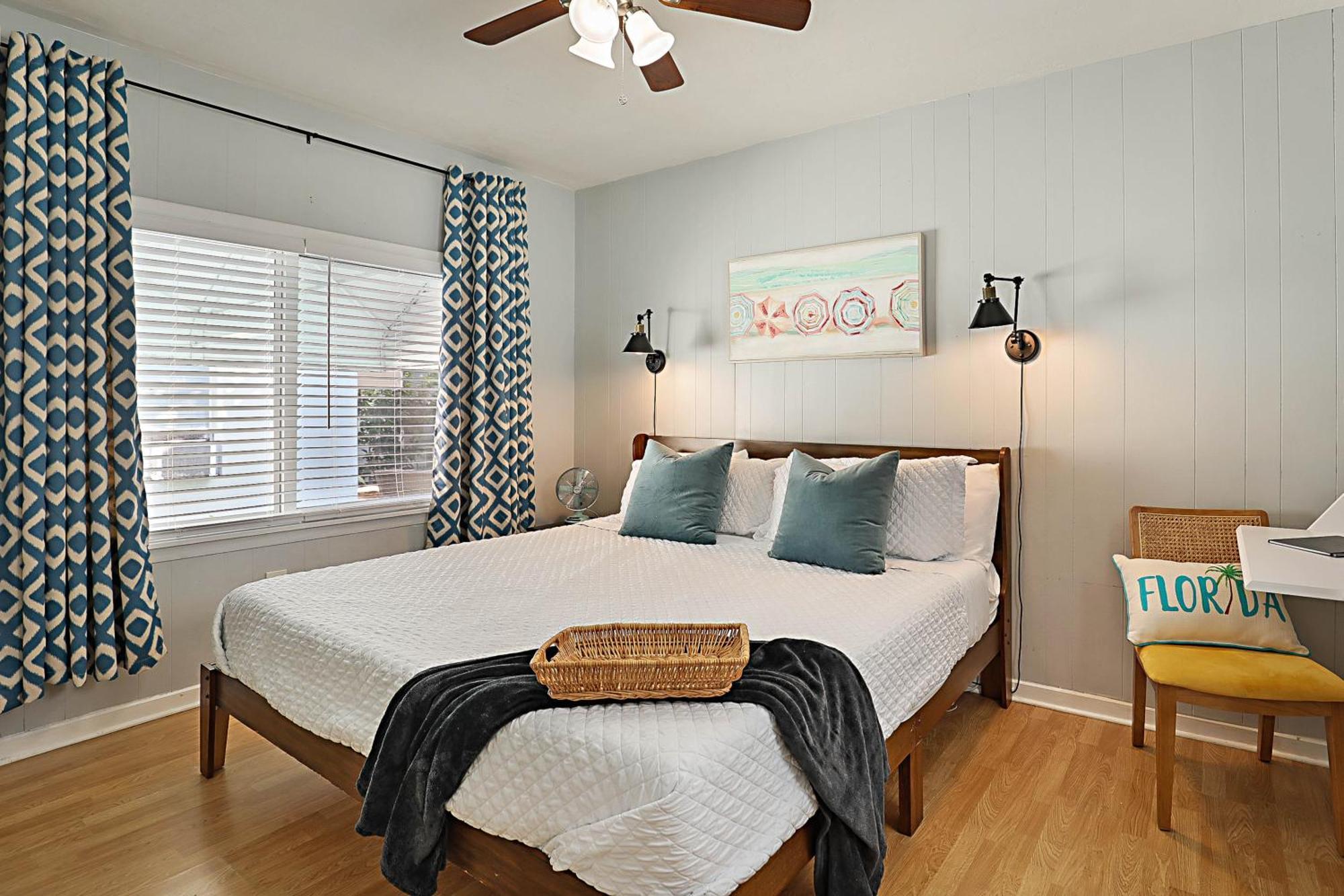Steps To Beach & Downtown! Cozy Beach Bungalow #1 レイク・ワース エクステリア 写真