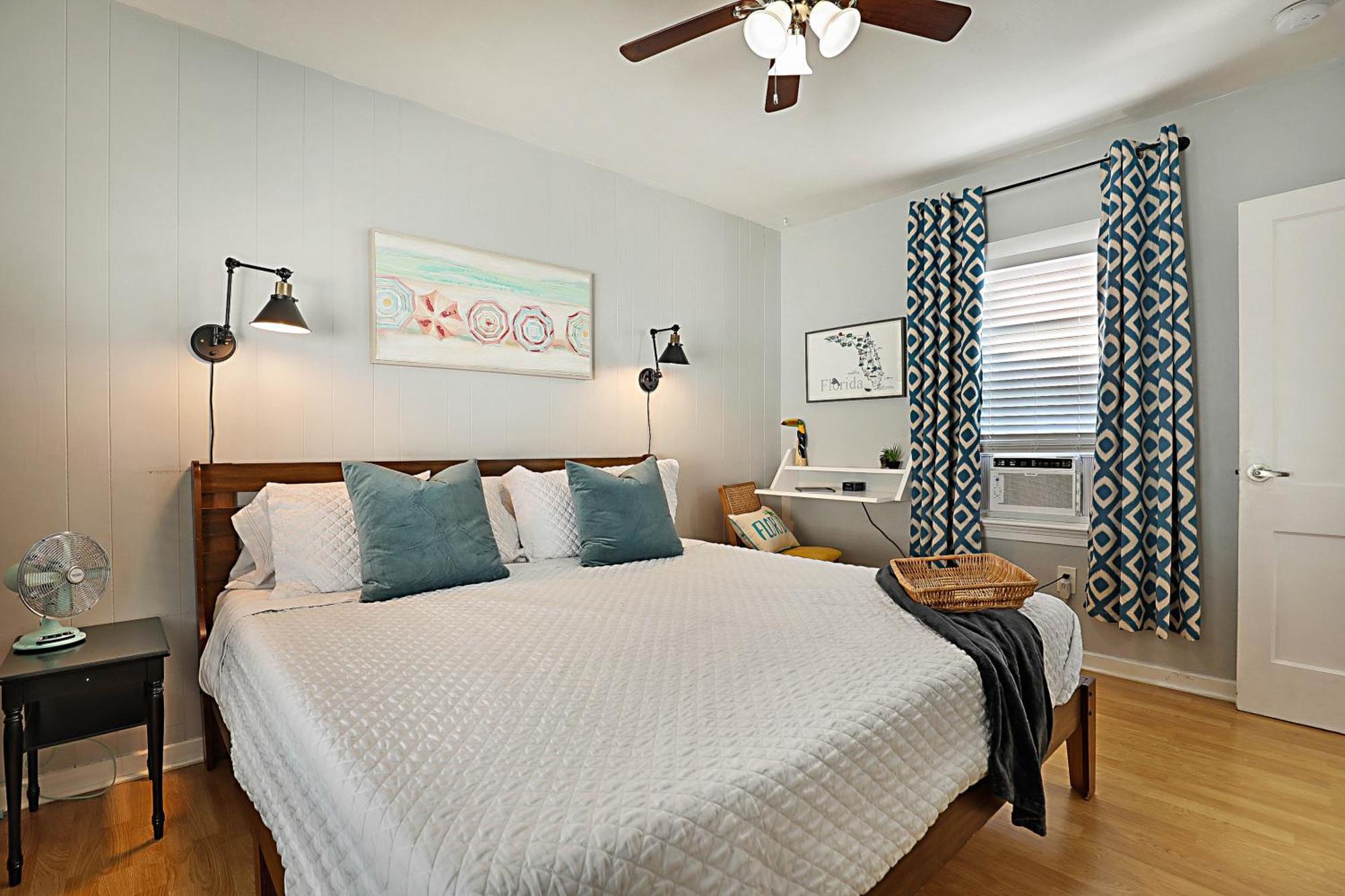 Steps To Beach & Downtown! Cozy Beach Bungalow #1 レイク・ワース エクステリア 写真