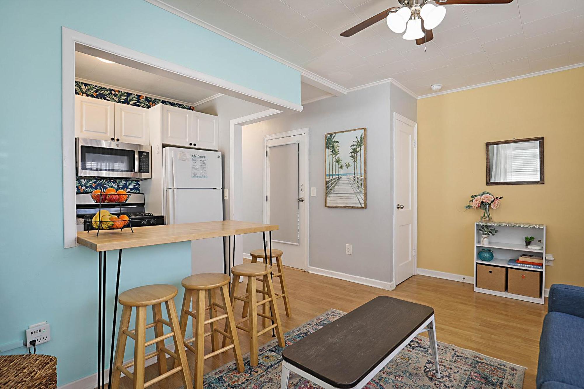 Steps To Beach & Downtown! Cozy Beach Bungalow #1 レイク・ワース エクステリア 写真