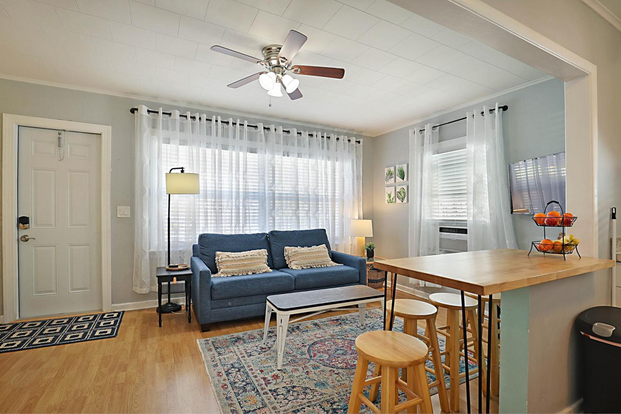 Steps To Beach & Downtown! Cozy Beach Bungalow #1 レイク・ワース エクステリア 写真