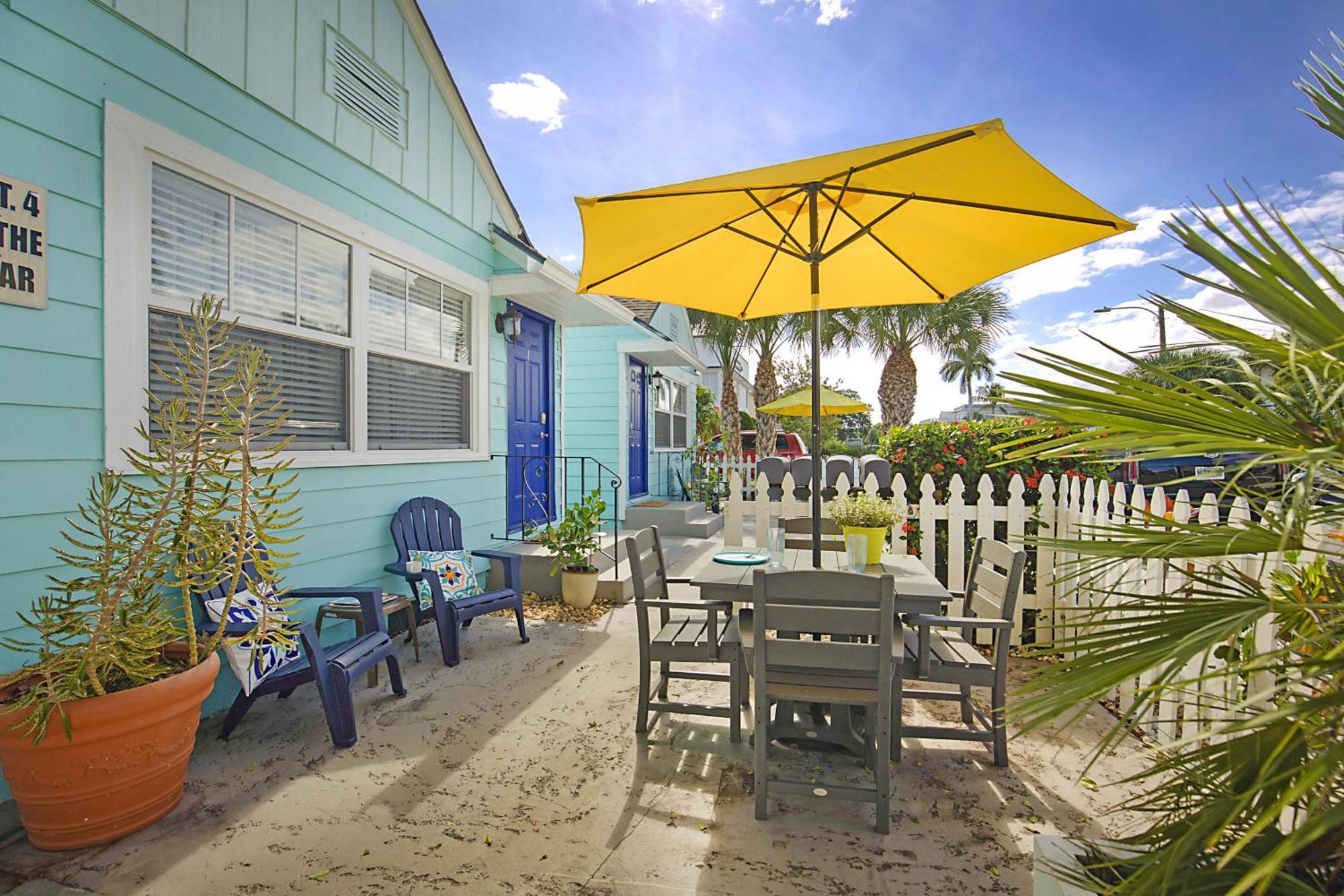 Steps To Beach & Downtown! Cozy Beach Bungalow #1 レイク・ワース エクステリア 写真